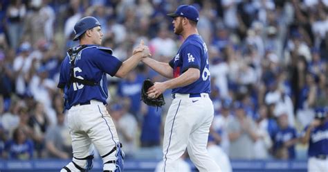 Martinez’s 3-run shot lifts Dodgers over Padres 4-2, win 4th in row